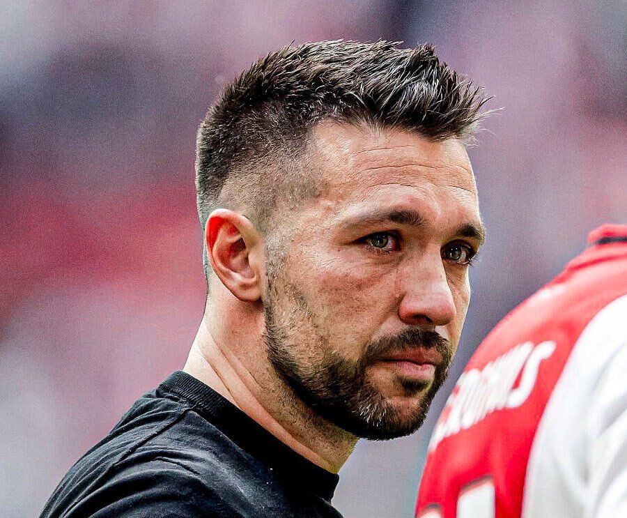 开云平台-包含转折点！阿贾克斯止住颓势，荷甲集结日攻防权衡，更衣室稳定，更衣室氛围转暖的词条